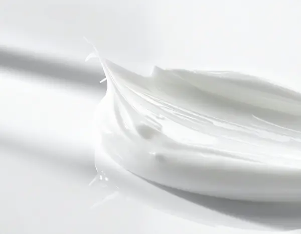 정유미 넥크림  칼라랑스 엑스트라 퍼밍 넥 크림으로 목주름 관리