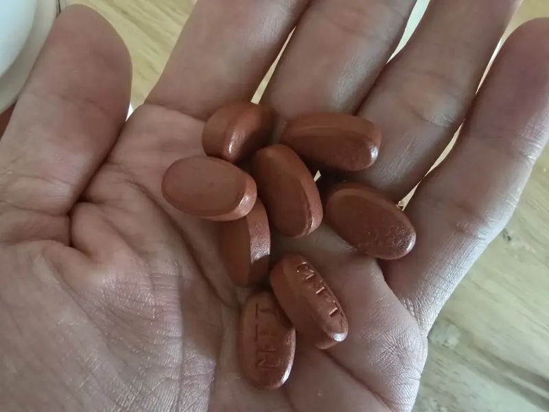 비맥스 메타비 정, 피부·모발에 좋은 고함량 비오틴 비타민B 복합제 알약사진